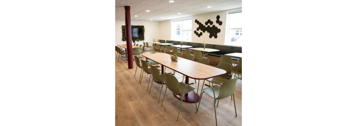 Flot og farverig kantine hos Etac