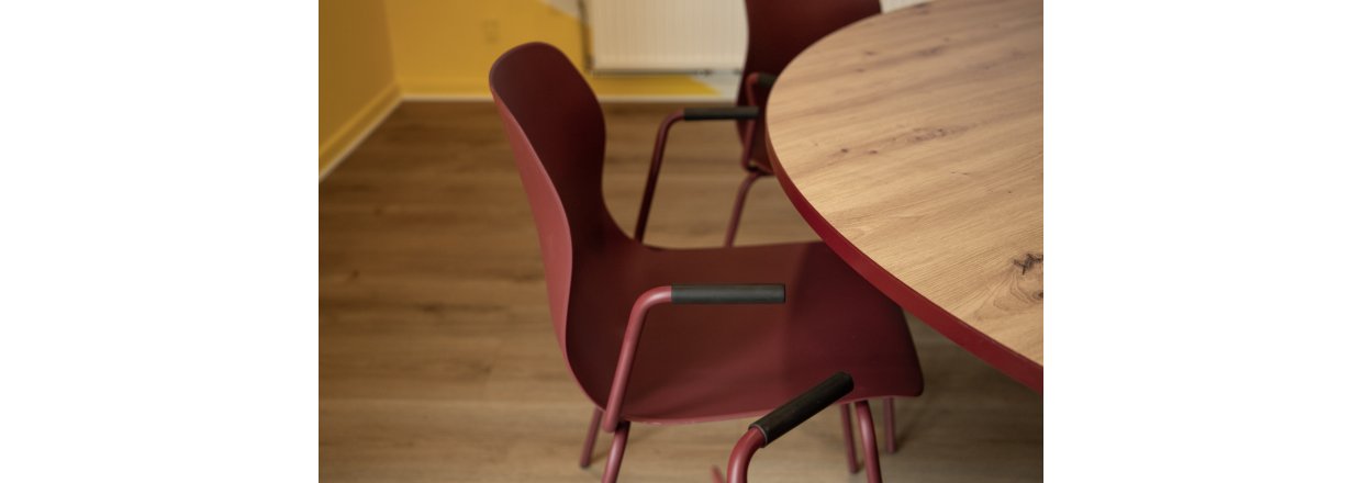 Flot og farverig kantine hos Etac