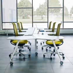 Kinnarps Trixagon bord