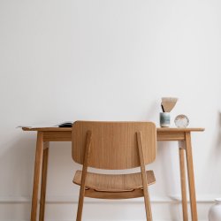 Magnus Olesen Freya Two Stol